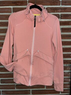 Lolë Women’s Essential athletic lightweight full zip jacket medium